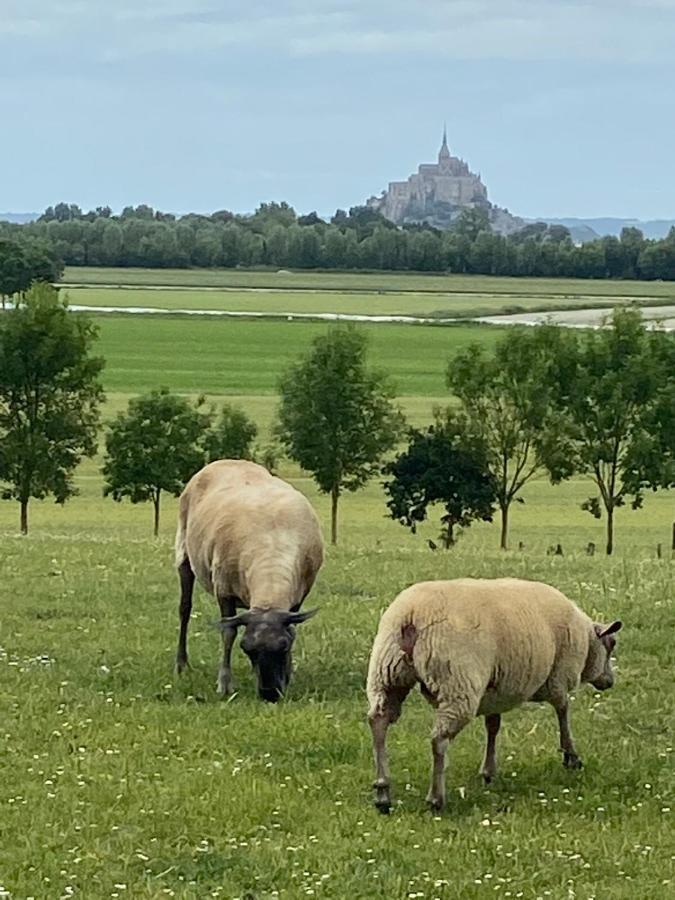 Gites Le Mont Desclos Saint Michel Beauvoir  Bagian luar foto